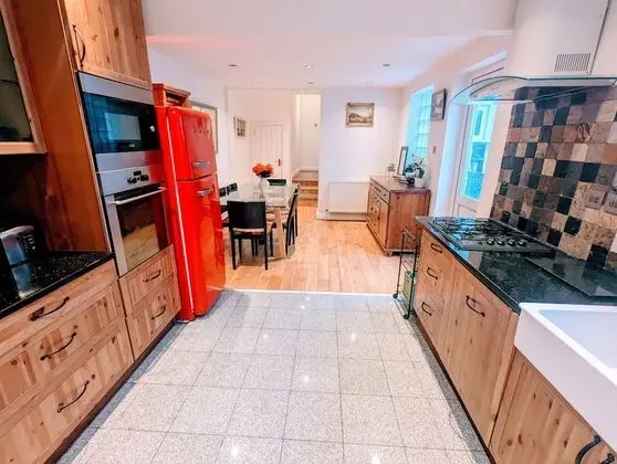 Deluxe Ev, 6 Yatak Odası