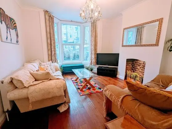 Deluxe Ev, 6 Yatak Odası