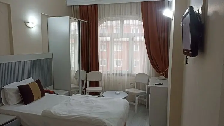Standard Tek Büyük veya İki Ayrı Yataklı Oda