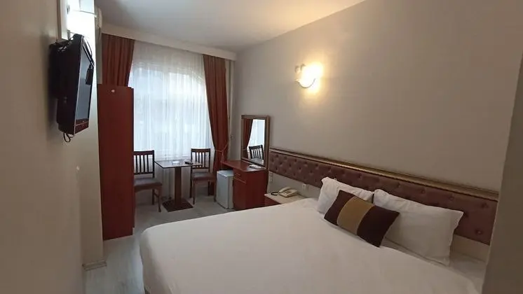 Standard Tek Büyük veya İki Ayrı Yataklı Oda
