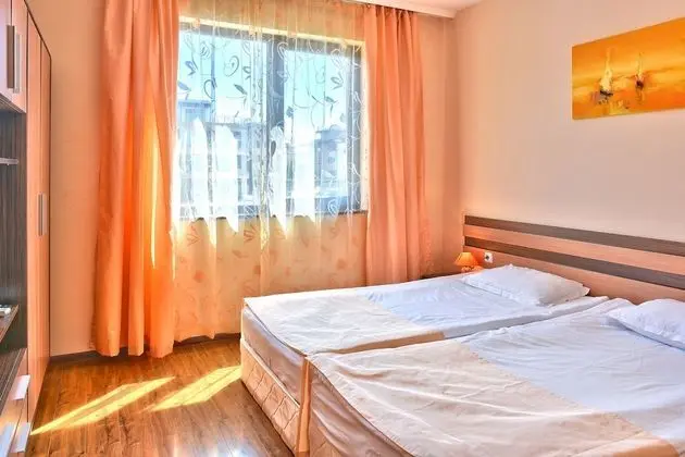 Apart Daire, 2 Yatak Odası, Havuz Manzaralı