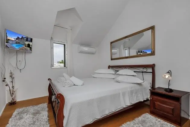 Villa, 3 Yatak Odası, Sigara İçilebilir, Şömine