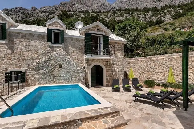 Villa, 3 Yatak Odası, Sigara İçilebilir, Şömine