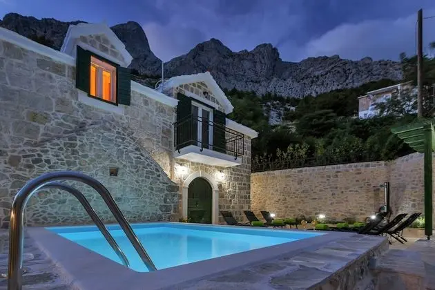 Villa, 3 Yatak Odası, Sigara İçilebilir, Şömine