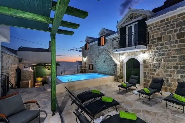 Villa, 3 Yatak Odası, Sigara İçilebilir, Şömine