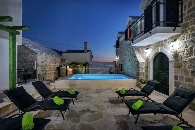 Villa, 3 Yatak Odası, Sigara İçilebilir, Şömine