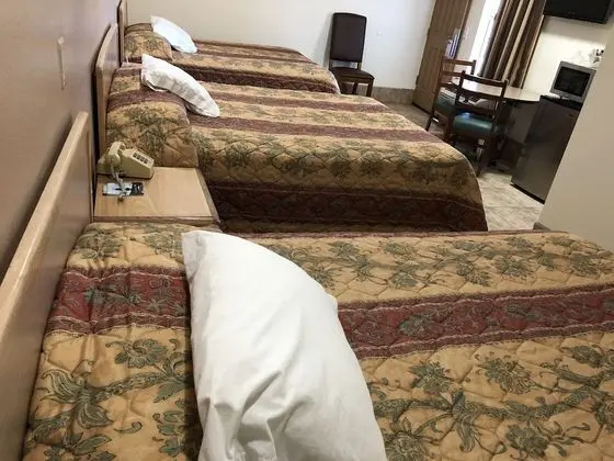 Üç Kişilik Oda, Buzdolabı ve Mikrodalga (3 Queen Beds)