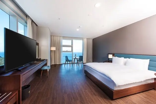 Büyük Yataklı Tek Kişilik Oda