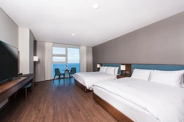 Deluxe Tek Büyük Yataklı Oda, Kısmi Deniz Manzarası