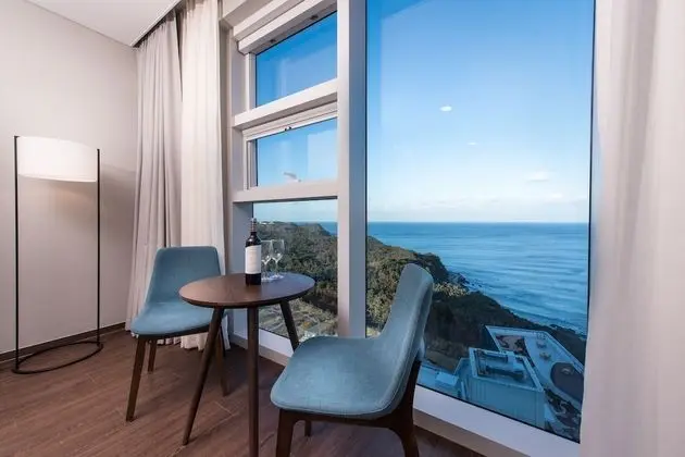 Deluxe Tek Büyük Yataklı Oda, Kısmi Deniz Manzarası