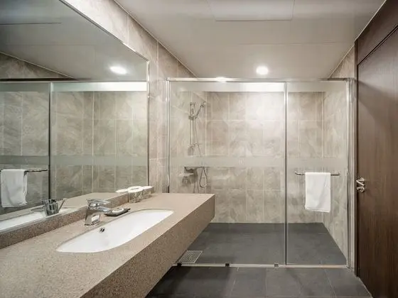 Deluxe Tek Büyük Yataklı Oda, Kısmi Deniz Manzarası