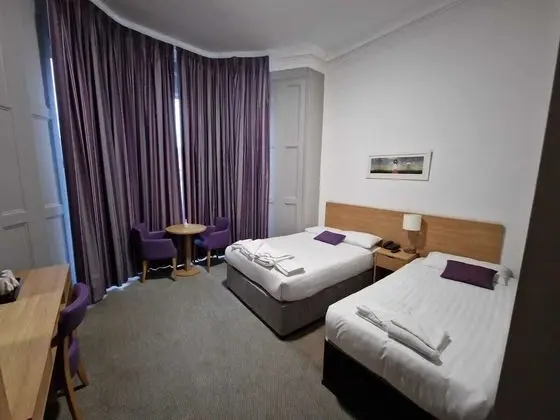 Tek Büyük Yataklı Oda