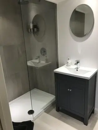 Tek Büyük veya İki Ayrı Yataklı Oda, Banyolu/Duşlu