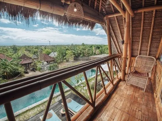 Ev, Deniz Manzaralı (Private Bamboo House 1)