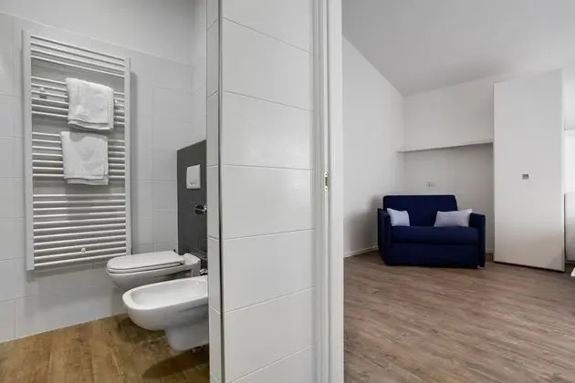 Stüdyo, Göl Manzaralı, Bahçeli