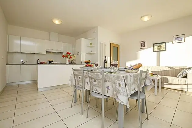 Family Apart Daire, 1 Çift Kişilik Yatak ve Çekyat, Bahçeli (Torbole Relax, Pool & Balcony)