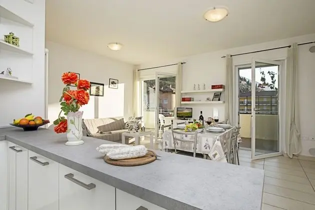 Family Apart Daire, 1 Çift Kişilik Yatak ve Çekyat, Bahçeli (Torbole Relax, Pool & Balcony)