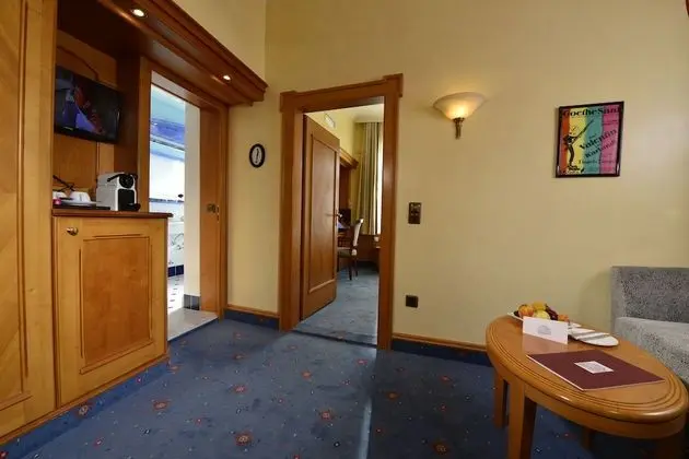 Junior Süit