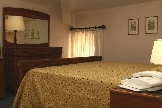Üç Kişilik Oda