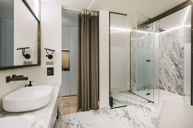 Executive Tek Büyük veya İki Ayrı Yataklı Oda, Küvet, Nehir Manzaralı (Royal)