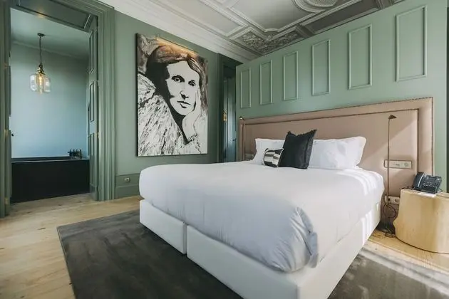 Royal Süit, Küvet, Nehir Manzaralı