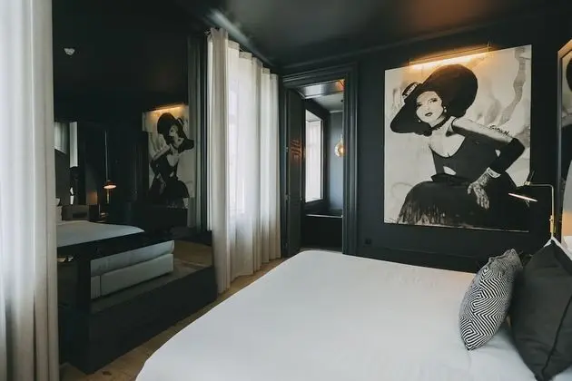 Royal Süit, Küvet, Nehir Manzaralı