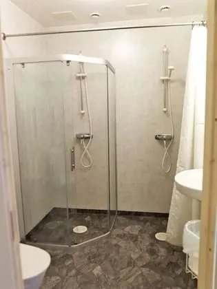 Tek Kişilik Oda, Ortak Banyo