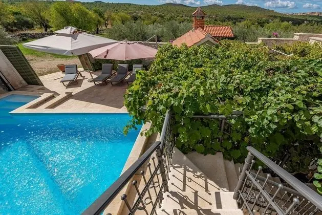 Villa, Sigara İçilebilir