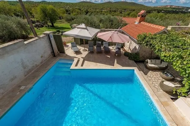 Villa, Sigara İçilebilir