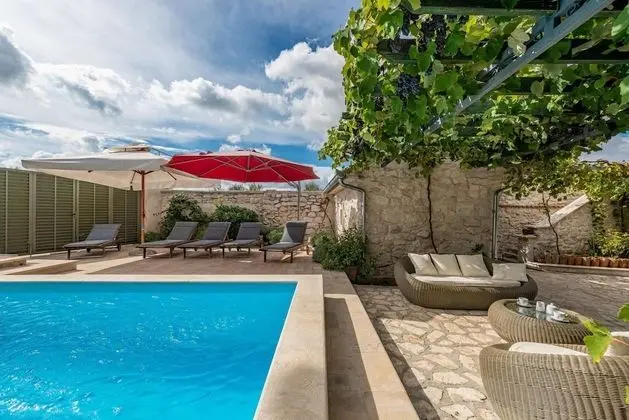 Villa, Sigara İçilebilir