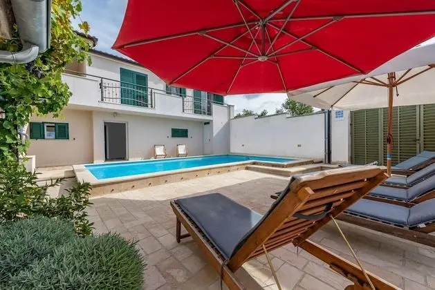 Villa, Sigara İçilebilir