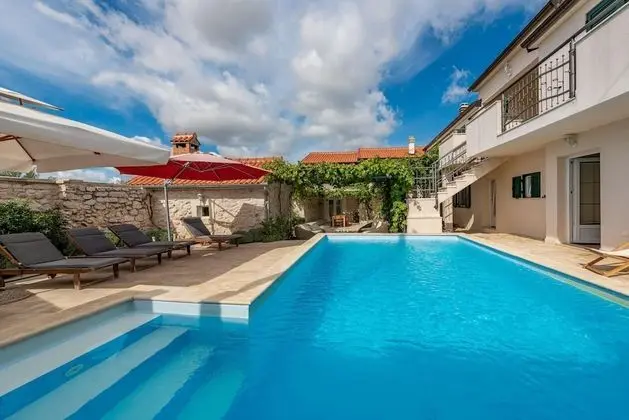 Villa, Sigara İçilebilir