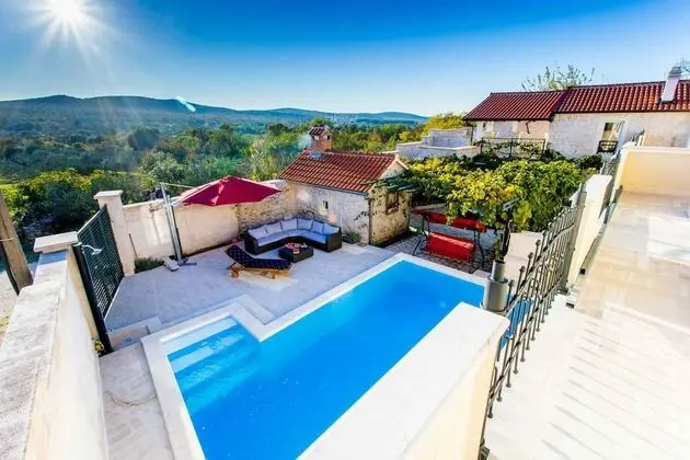 Villa, Sigara İçilebilir