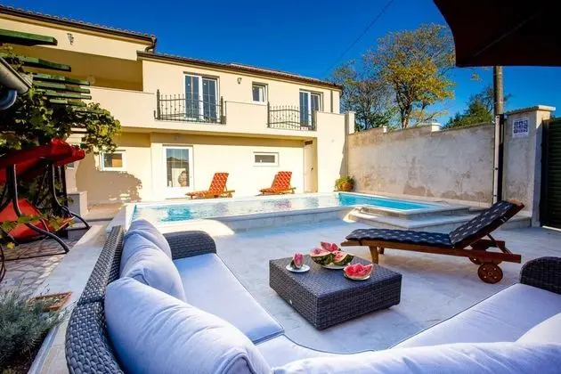 Villa, Sigara İçilebilir