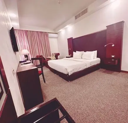 Deluxe Tek Büyük Yataklı Oda