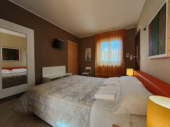 Tek Büyük Yataklı Oda, 1 Büyük (Queen) Boy Yatak