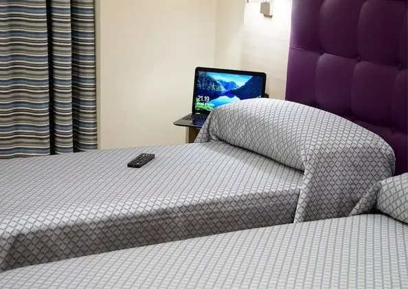 İki Ayrı Yataklı Oda, 2 Tek Kişilik Yatak