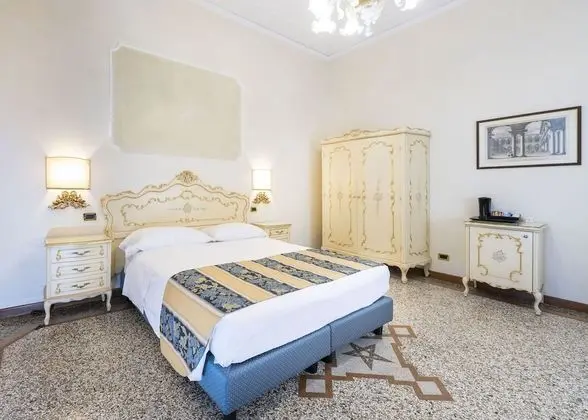 Classic Tek Büyük veya İki Ayrı Yataklı Oda