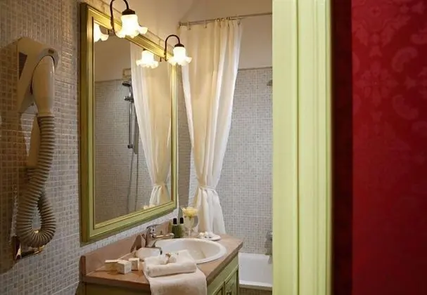 Classic Tek Büyük veya İki Ayrı Yataklı Oda