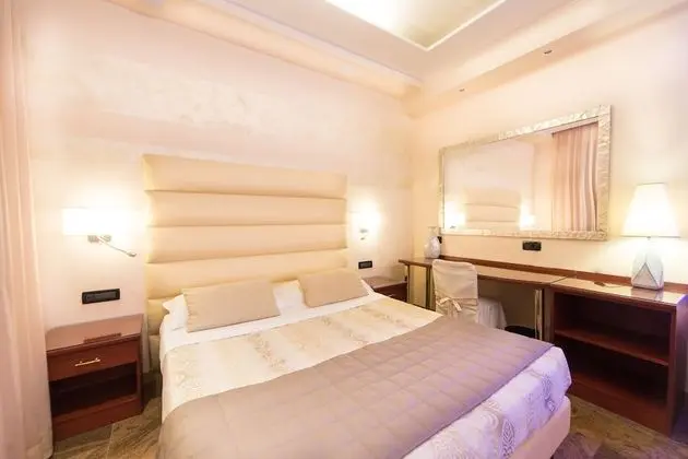 Deluxe Üç Kişilik Oda