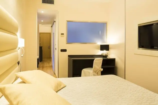 Junior Süit, Havuz Manzaralı