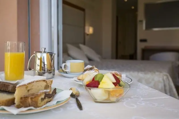 Junior Süit, Havuz Manzaralı