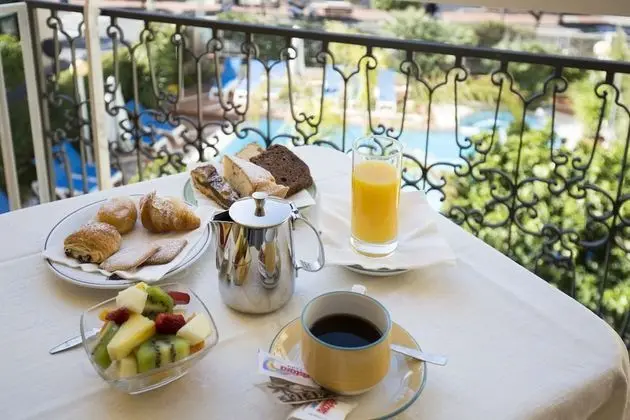 Junior Süit, Havuz Manzaralı