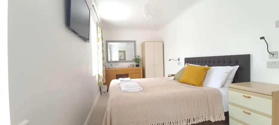 Double room with private bathroom