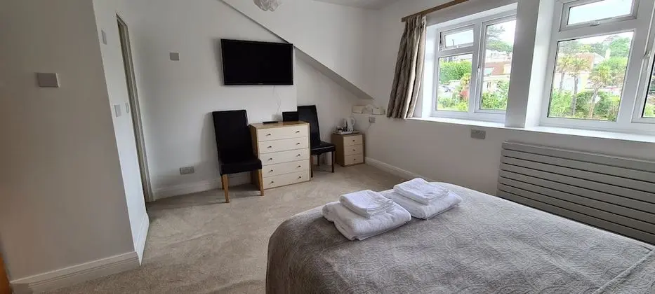 Double room with private bathroom
