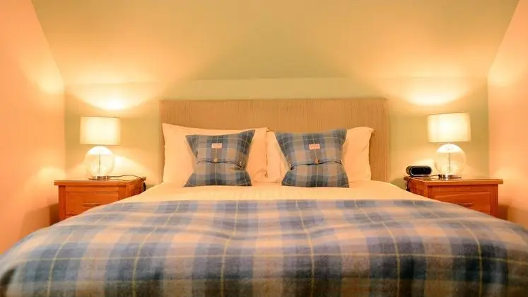 Tek Büyük veya İki Ayrı Yataklı Oda (Room B)