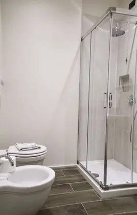 Üç Kişilik Oda, Banyolu/Duşlu