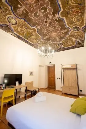 Superior Tek Büyük veya İki Ayrı Yataklı Oda