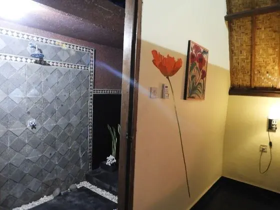 Deluxe Tek Büyük Yataklı Oda, 1 Çift Kişilik Yatak, Bahçe Manzaralı, Bahçeli