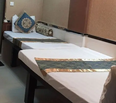 Üç Kişilik Oda